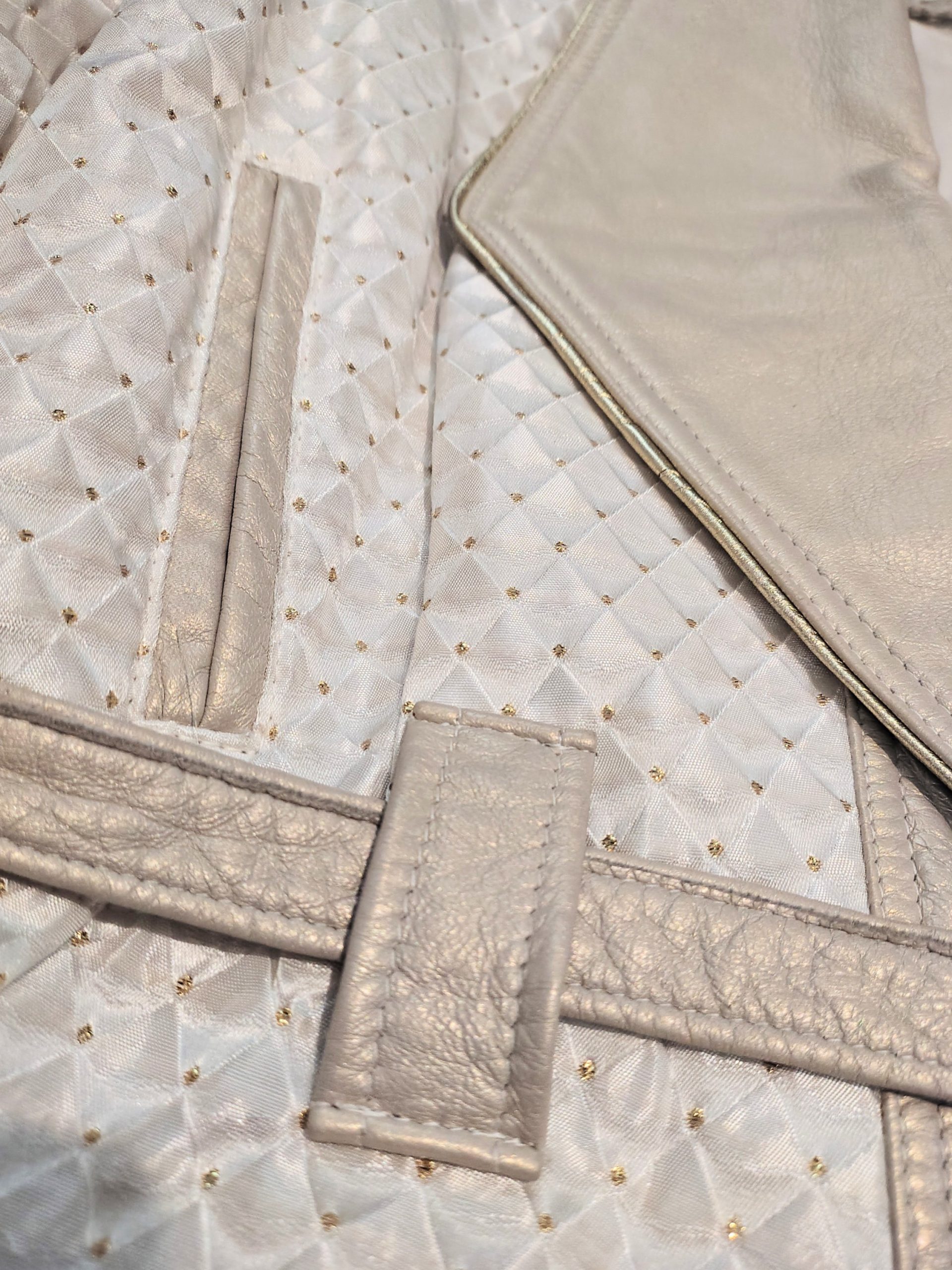 Caché Quilted Effect Jacket - Image 8